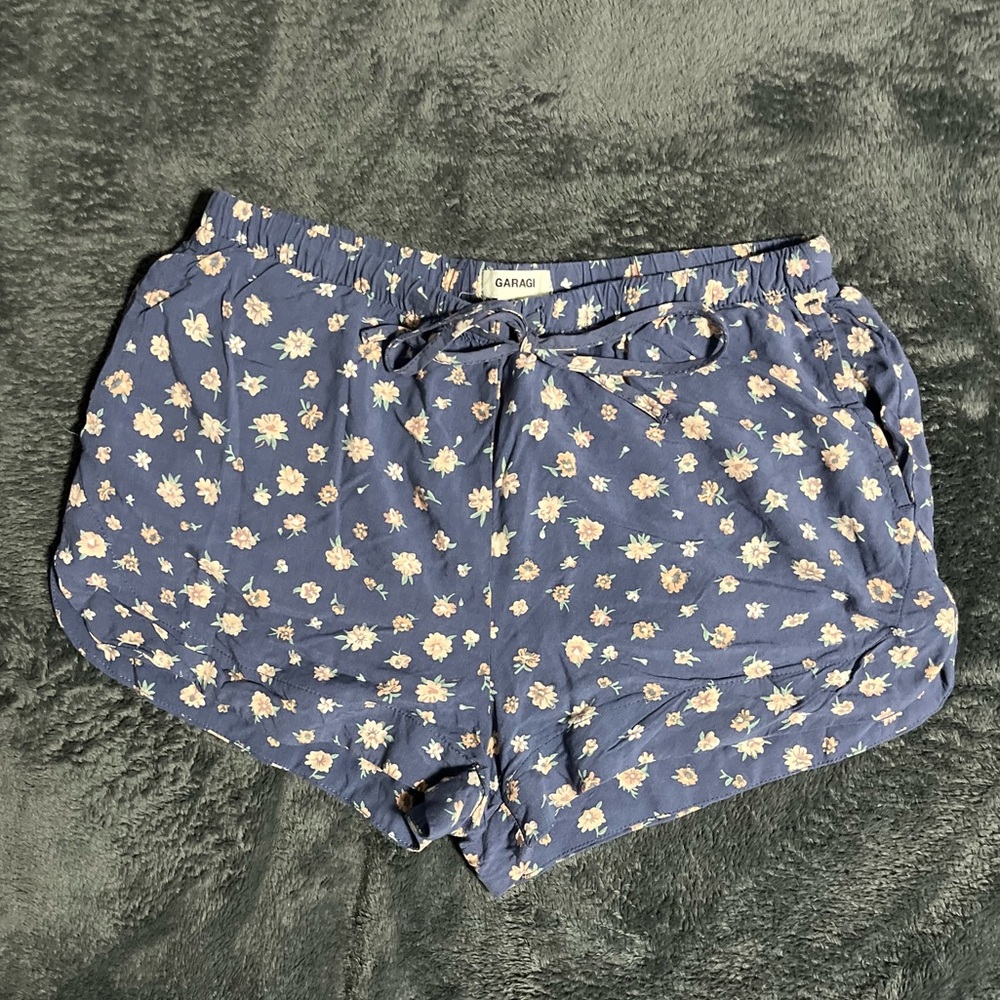Garage: flowy-shorts, flower print, size XS